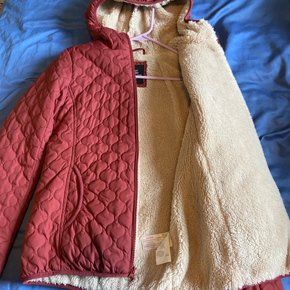 Red Rip Curl Puffer Jacket - Picture 5 of 5